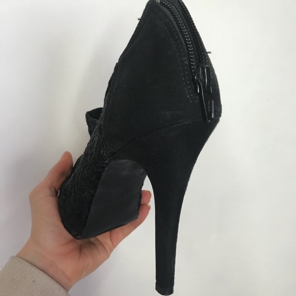 Black lace heels - Picture 4 of 5